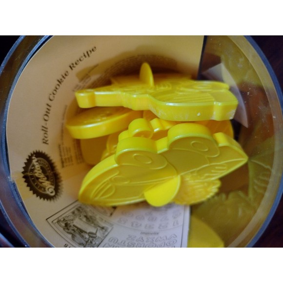 Sesame Street Going Places 8 Cookie Cutters Plastic 1990 Wilton Big Bird Elmo - Picture 4 of 4